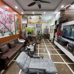 Nhà dân xây 3 tầng - thoáng trước, thoáng sau, full nội thất đức giang- long biên.