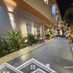 Bán nhà lầu siêu hot ở bình nhâm, 4,5 tỷ, 160m2, 4pn đường xe hơi sân vườn đẹp
