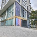 Chính chủ thuê căn góc tầng 31 tại chung cư center point 110 cầu giấy