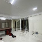 Cho thuê văn phòng tại vạn phúc- 120 m2/tầng, đã ngăn 2 phòng làm việc- chỉ 12tr/th