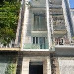Bán gấp nhà đang cho thuê 27tr/th ở bùi hữu nghĩa-p5-q5. dt 69,8m2 giá 4tỷ06 cách chợ hoà bình 300m