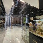 Cho thuê căn hộ penthouse 3 phòng ngủ gần sân bay full nội thất cao cấp phong cách luxury