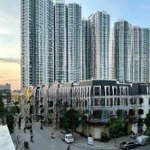 Bán căn liền kề hoàng huy mall, đã hoàn thiện 3.5 tầng xẻ khe, đang có hđ thuê 20tr/ tháng.