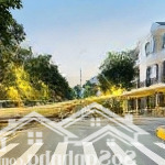 Ngộp bank cần bán gấp nhà 1 trệt 2 lầu kdc vip gần chợ dĩ an
