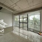 Cho thuê sàn văn phòng tại him lam, sàn đang hoàn thiện mới , 90 m2 đã ngăn 2 phòng làm việc