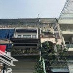 Bán nhà 4 tầng mặt phố hoàng ngọc phách quận đống đa dt 46m2, mt 5,1m, vỉa hè rộng, giá 17,6 tỷ