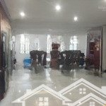 Chủ cần cho thuê toà nhà mặt tiền đường 40m trương văn bang, tml. dt 10x22m giá 170tr/1 tháng