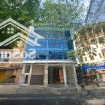 Ngay metro q1, tiêu điểm sài gòn, building ngang 13m, dài 15m, hđt 135tr / tháng, mặt tiền q1