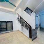 Bán nhà dân xây 4 tầng gia quất, gần ngọc lâm, 4 ngủ, ô tô đỗ cổng, 5. x tỷ