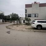 Lô góc khu 31ha, đường rộng 13m có vỉa hè, kinh doanh tốt. lh: 0379483926