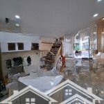 Cứ xây xong là bán rất nhanh, nhà mới xây khu k1 gần siêu thị go, 90m2 giá chỉ 5tỷ8 full nội thất