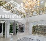 Biệt thự bành văn trân p7 tân bình, dt: 11x34m, cn 324m2, nhà 1 hầm 4 lầu, giá 68 tỷtl