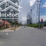 Bán khuôn đất + nhà khan hiếm góc tạ quang bửu q8. diện tích: 100x100m (11343m2). giá: 260 tỷ