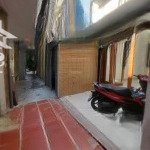 Chính chủ nhờ bán nhà tân mai, 40m2 x 5 tầng, mt 3.6m thang máy, 10m ra ô tô tránh giá nhỉnh 8 tỷ