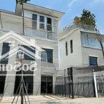 Căn góc lavila 2, đường 20m & 12m. dt: 209m2, giá 26 tỷ. lh: 0902.746,319