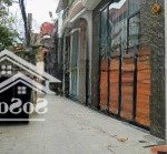 Tòa nhà khu văn miếu: 79m x 8 tầng, mặt 6m, ô tô ra vào, 13 phòng cho thuê gần tỷ/năm.