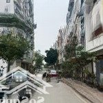 Cần bán nhà cổ linh thạch bàn long biên hà nội.