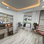 Hoa hậu phố thái thịnh, nhà mới 2 thoáng ở ngay, cách ô tô 58m, ngõ thông gần phố, dt 40m2 * 5 tầng