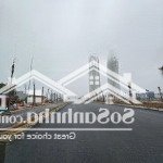 đất đẹp - lô góc - vỉa hè- mặt tiền vô địch - ô tô tránh đỗ chạy vòng vòng - sát vành đai 3.5