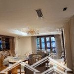 Bán biệt thự mặt phố nguyễn gia thiều 255m2, mặt tiền 8,5m. kiến trúc kiểu pháp rất đẳng cấp