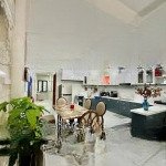 Bán nhà 3 tầng đường nguyễn văn thông - hoà xuân - đối diện là biệt thự