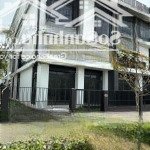 Lk ba mặt đường lớn sở hữu lâu dài, có khoảng sân vườn như biệt thự. giá hấp dẫn để đầu tư