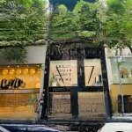Cho thuê nhà mặt phố chùa láng, dt 70m2 x 3tầng, mt 5,5m phù hợp kinh doanh mọi mô hình