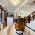 Hàng hot ngọc thôn, nguyễn văn cừ ô tô vào nhà thang máy chỉ hơn 8 tỷ!