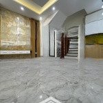 Nhà riêng lĩnh nam.dt:30m x 5t xây mới,cách ô tô 20m,mặt tiền rộng,ngõ thoáng.giá nhỉnh 5 tỷ