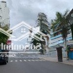 Bán khách sạn mini mới xây 17 phòng doanh thu đều 35tr/tháng - mặt tiền rộng 20m - giá ưu đãi