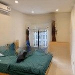 Cần bán gấp căn hộ nằm ngay ở trung tâm quận 7 giá cực kì hấp dẫn