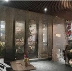 Cho thuê mặt phố nguyễn gia thiều 200m2, mt 20m, biệt thự, hợp mọi mô hình
