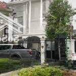 Tuyệt phẩm biệt thự nghỉ dưỡng khu đô thị việt hưng. sân vườn bao quanh, thang máy quá xịn