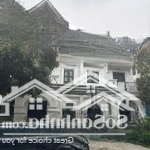 Cho thuê biệt thự san hô- gần chung cư- gần hồ, đầy đủ nội thất, giá tốt ! đi xem gọi em trung