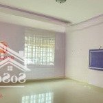 Nhà 3 lầu đường n4 đối diện chợ 7,1 tỷ kinh doanh thuận lợi 7pn, sổ hoàn công giá tốt 7pn 4wc