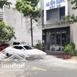 Sang liền tay lô đất huỳnh tấn phát, nhà bè, 300m2,giá 2tỷ8, sổ riêng sang tên ngay,dân cư hiện hữu