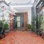 Nhà c4 ngay chợ xuân hiệp. dt 134,4m2 ngang 5,7m. hxh, nhà mới, tặng full nội thất
