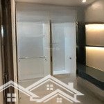 Cần bán 1 phòng ngủ + view hồ bơi có sổ hồng có hợp đồng thuê giá 2,18 tỉ