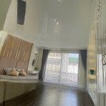 Tôi cần bán nhà 4t phố vạn phúc, dt 60m2 x mt 5m, kinh doanh , 2 vỉa hè, đường ô tô tránh giá: 15tỷ