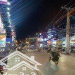 Nhà 3 lầu mtkd lã xuân oai q9. dt: 6,2*25 = 150m2, ngay chợ nhỏ lvv. hđ thuê: 45tr/tháng. gía 20tỷ