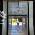 Nhà hưng phú trệt, 2 phòng ngủ, 100m2, sổ hồng, sân oto, mái che, lộ 14m, tây nam