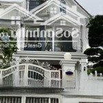 Bán bt vinhomes 270m2 hoàn thiện đẹp, đường rộng thông thoáng, mặt công viên, sông rộng, giá 75 tỷ