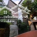 Bán biệt thự 4 tầng, ngõ 117 nguyễn sơn, long biên sân vườn rộng, gara ô tô 215m2 giá hơn 36 tỷ