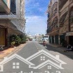Bán khách sạn 4 lầu có thang máy trên 20 phòng ngay tttm cái khế