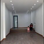 Bán nhà 2 tầng phố mê linh, vĩnh yên. kd sầm uất. thiện trí bán giá thương lượng mạnh.