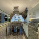 Bán gấp căn 3 phòng ngủ 155.5m2, giá 10.3 tỷ view hồ tây cực đẹp, có 4 lốt ô tô, discovery complex