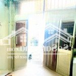Nhà cạnh chợ trường ô tô, cấp 4 31m2 8,3 tỷ ngõ trại cá, trương định