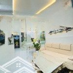 Chủ định cư bán nhà nguyễn thiện thuật , phường 3 , quận 3 , dt:49m2/5,5ty , sổ riêng , hẻm 5m