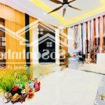 Giá rẻ phân lô phố cầu giấy, 92m2x4t, ô tô vào hầm, dân xây, ngõ to thoáng, 15m ra phố, nt đẹp