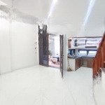 Nhà đẹp 3 tầng xây hiện đại thoáng rộng có đồ đạc + có chỗ để ô tô ngay gần nhà